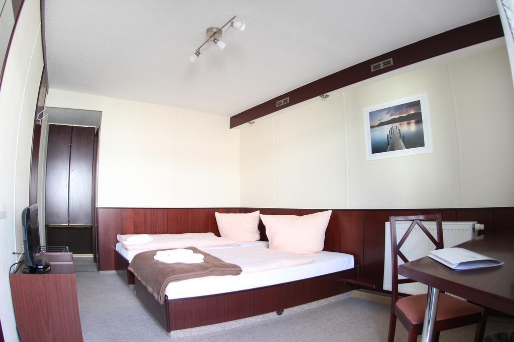 Hotel Dresden Domizil Room photo
